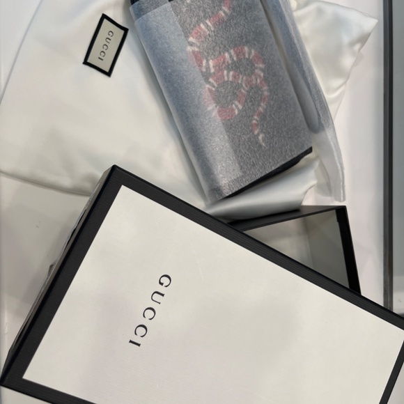 Gucci Kingsnake Print GG Supreme Canvas Pouch - Picture 4 of 6